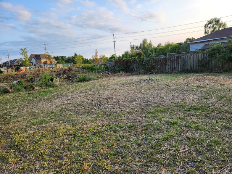 More Photos Of 1465 Harwood Av N, Ajax Land For Lease