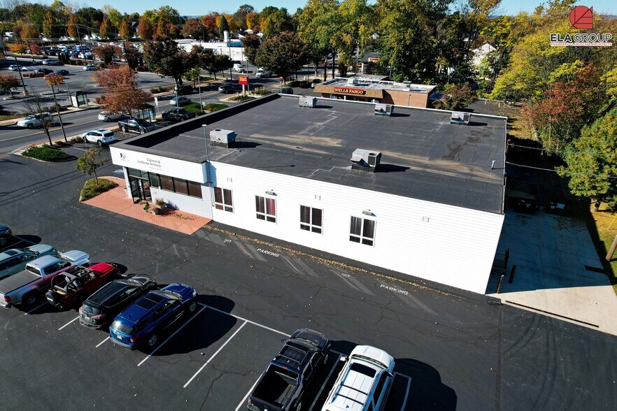 More Photos Of 743 S Broad St, Lititz Office For Sale