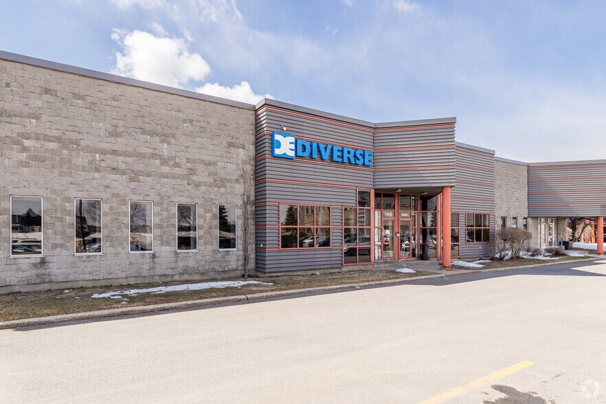 More Photos Of 5400-5490 Boul Thimens, Saint-Laurent Coworking Space