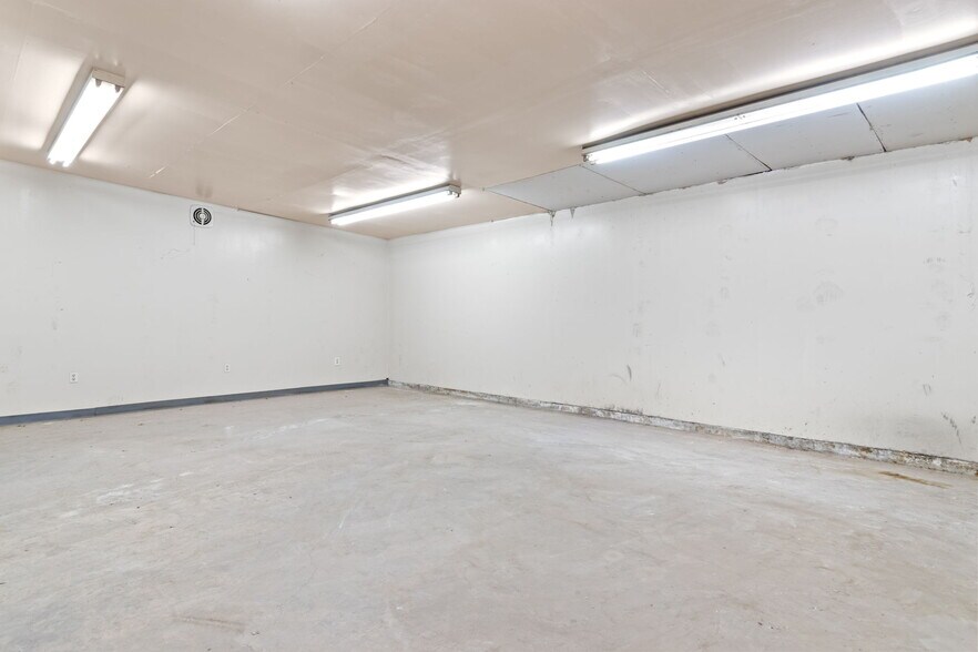 More Photos Of 2819 E South St, Long Beach Warehouse For Sale