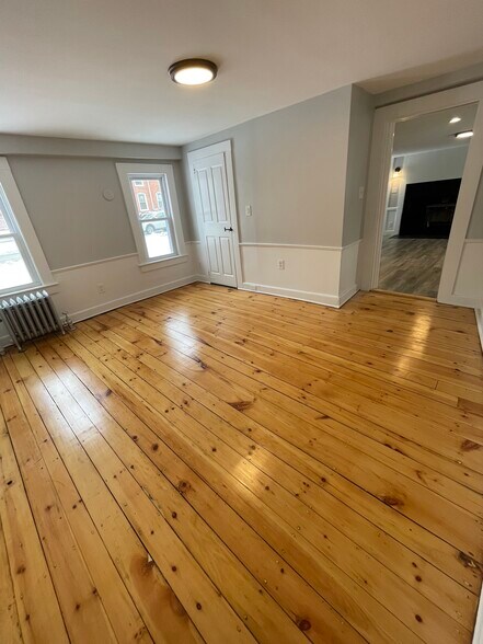 More Photos Of 3 Portsmouth Ave, Exeter General Retail For Lease