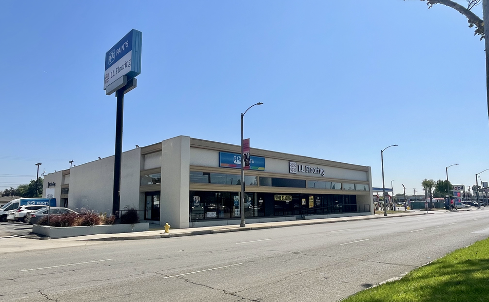 Primary Photo Of 5830-5832 Lakewood Blvd, Lakewood Freestanding For Lease