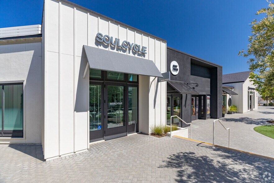 More Photos Of El Camino Real @ Del Mar Heights Road @ Del Mar Heights Road, San Diego Unknown For Lease