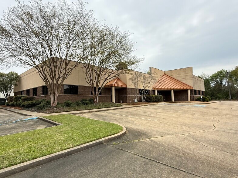 Primary Photo Of 308 Corporate Dr, Ridgeland Medical For Lease