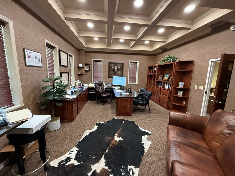 More Photos Of 2502 N Frontage Rd, Plant City Warehouse For Lease