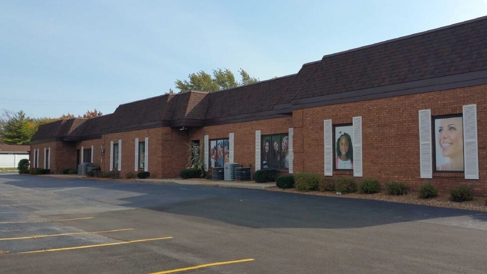 More Photos Of 7889 Broadway, Merrillville Medical For Lease