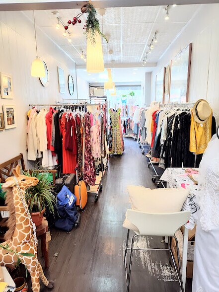 More Photos Of 568 Manhattan Ave, Brooklyn General Retail For Sale