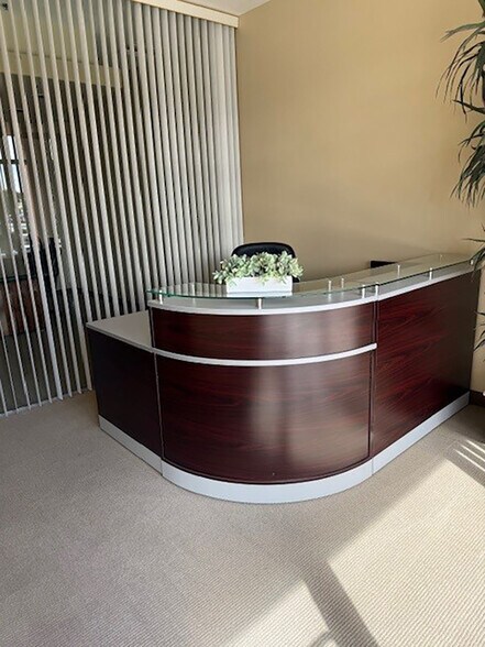 More Photos Of 77980 Wildcat Dr, Palm Desert Warehouse For Lease