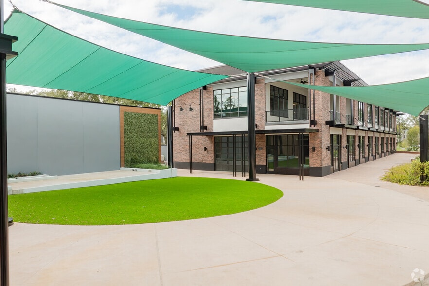 More Photos Of 12100 Collegiate Way, Orlando Unknown For Lease