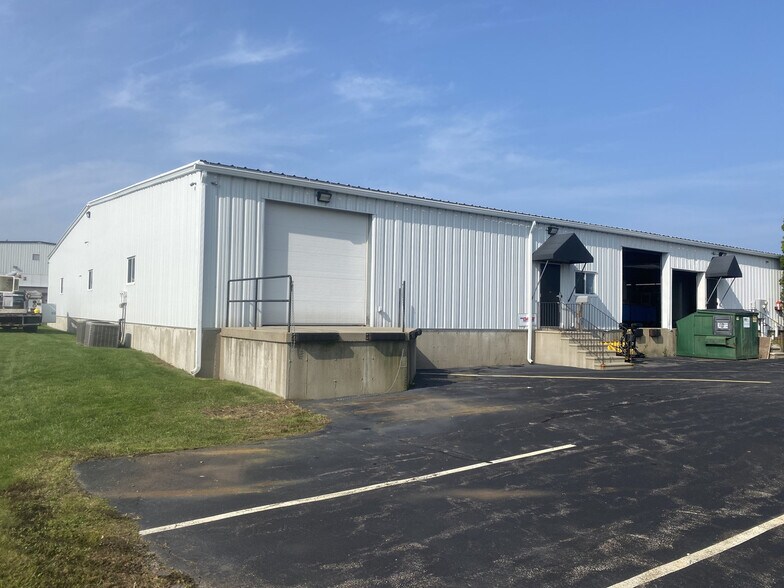 More Photos Of 16 Jonspin Rd, Wilmington Flex For Lease