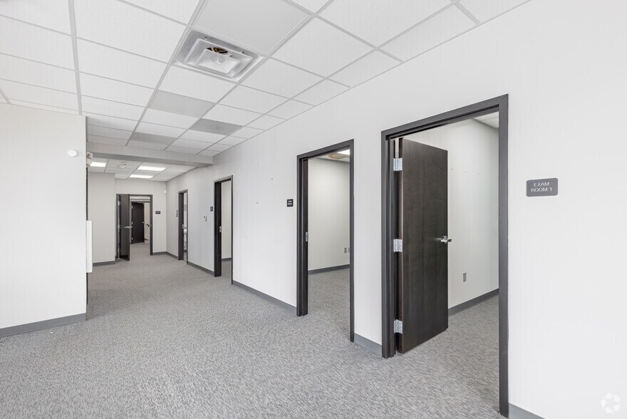 More Photos Of 875 W Chestnut St, Washington Restaurant For Sale