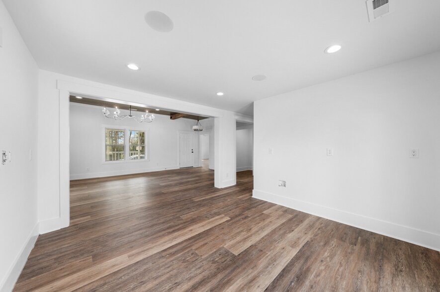 More Photos Of 1105 Gillette Ave, Durham Storefront Retail Office For Lease