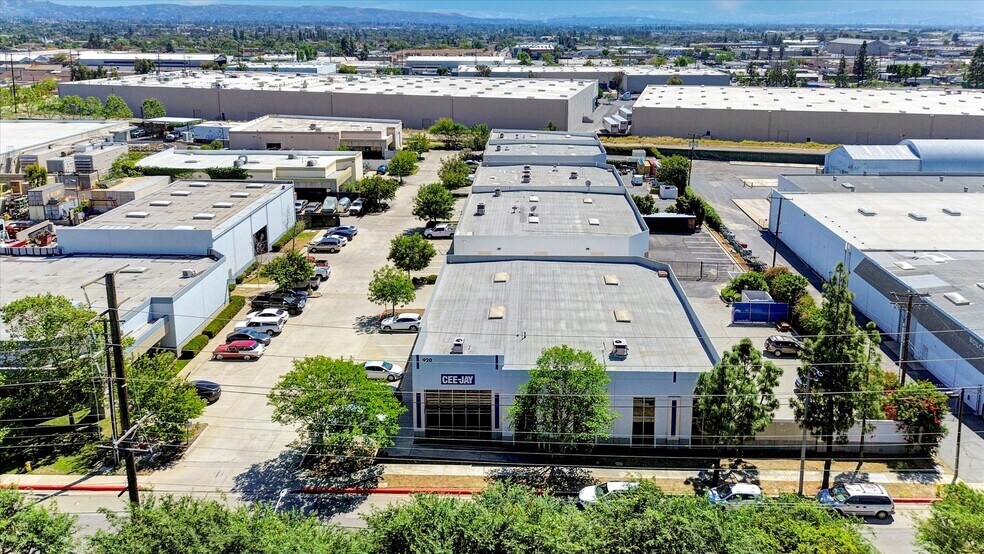 More Photos Of 920 W 10th St, Azusa Warehouse For Sale