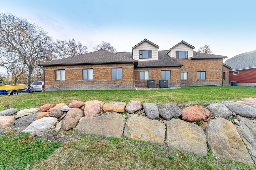 More Photos Of 4259 Lake Rd, Lorain Office For Sale