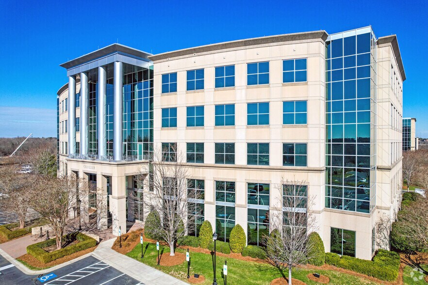 More Photos Of 13860 Ballantyne Corporate Pl, Charlotte Office For Lease