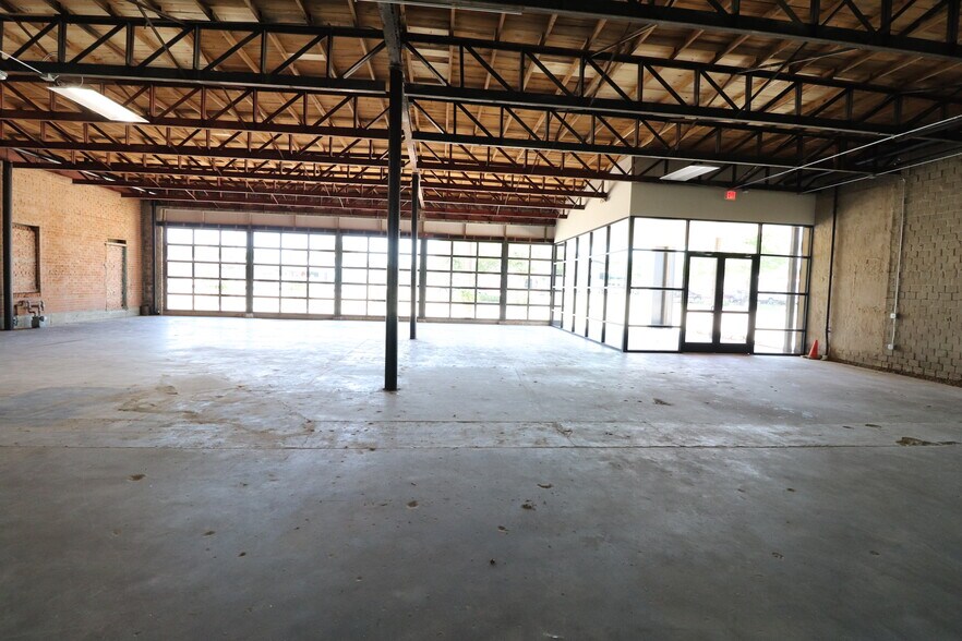 More Photos Of 4320 Main St, Dallas Loft Creative Space For Sale