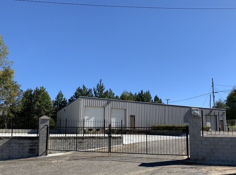 More Photos Of 109 Eason Rd, Dallas Warehouse For Lease
