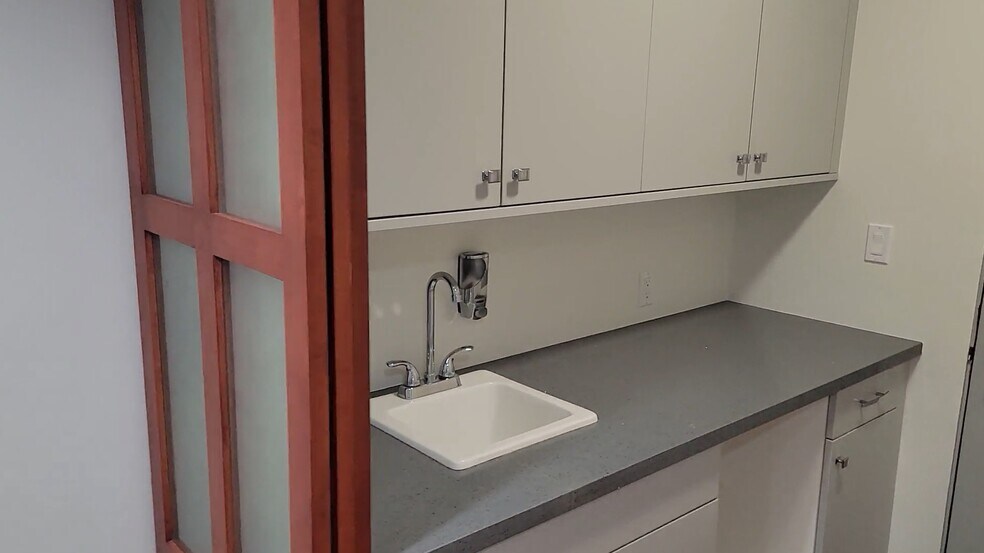 More Photos Of 3231 Waring Ct, Oceanside Medical For Lease