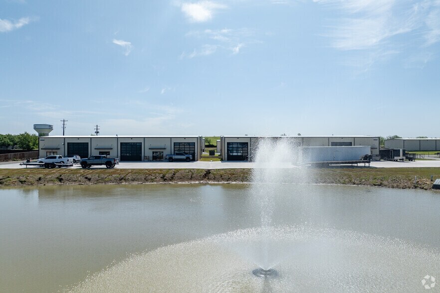 More Photos Of 2346 Seaborn Rd, Ponder Unknown For Lease