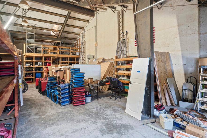 More Photos Of 105 E Cornwell Ln, Purcellville Warehouse For Sale