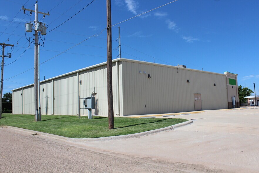 More Photos Of 302 N Birch Ave, Munday General Retail For Sale