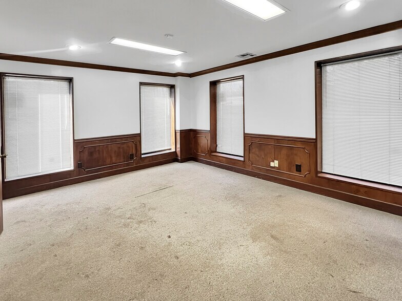 More Photos Of 1831 James I Harrison Jr Pky E, Tuscaloosa Light Manufacturing For Lease