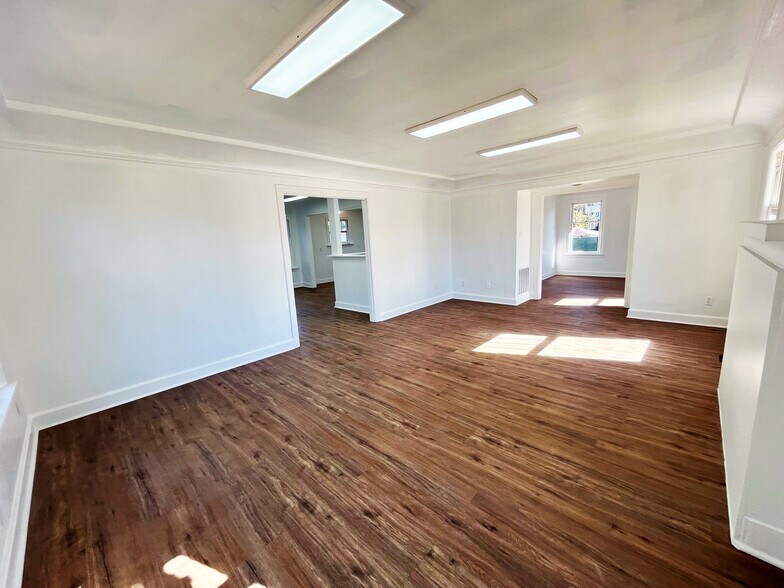 More Photos Of 422 3rd Ave S, Kent Office For Lease