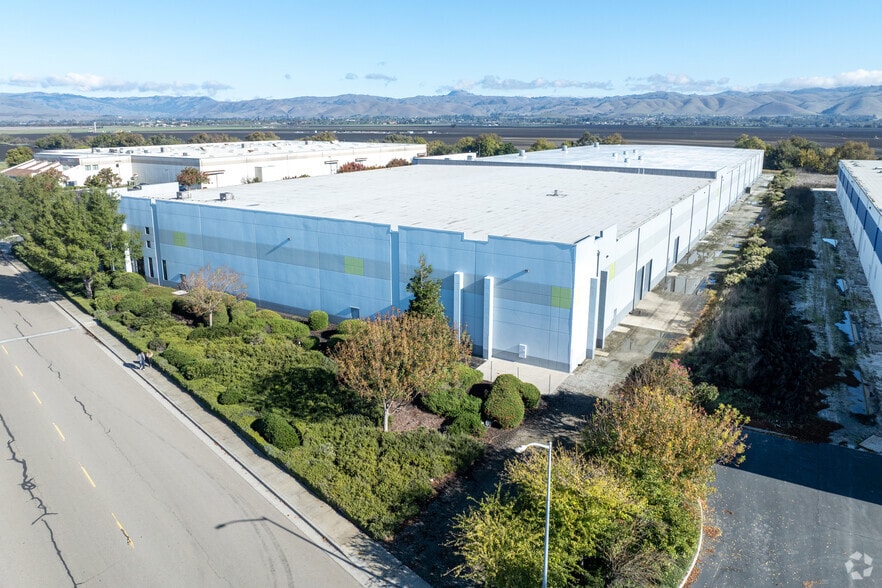 More Photos Of 2401 Bert Dr, Hollister Distribution For Lease