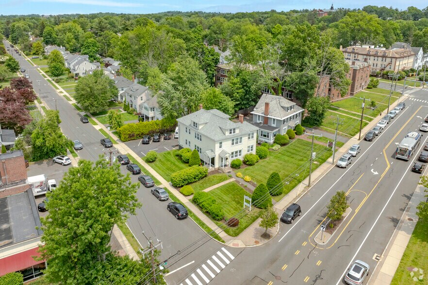 More Photos Of 820 Farmington Ave, West Hartford Office Residential For Lease