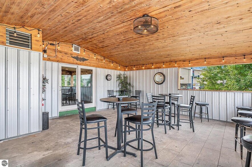 More Photos Of 116 W Wexford Ave, Buckley General Retail For Sale