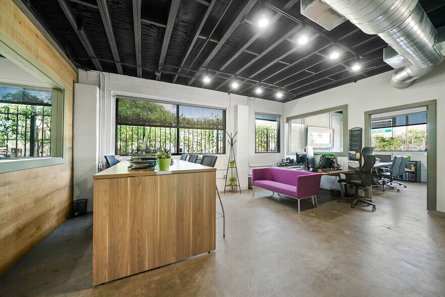 More Photos Of 4422 Navigation Blvd, Houston Office For Lease