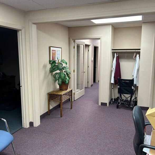 More Photos Of 155 Maple St, Springfield Medical For Sale