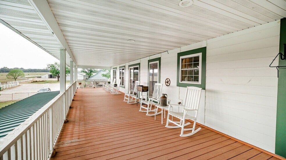 More Photos Of 352 MO-245, Dadeville Horse Stables For Sale