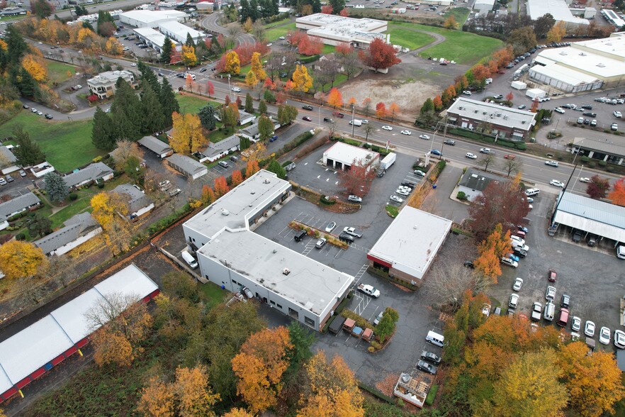 More Photos Of 13851 Beavercreek Rd, Oregon City Auto Repair For Lease