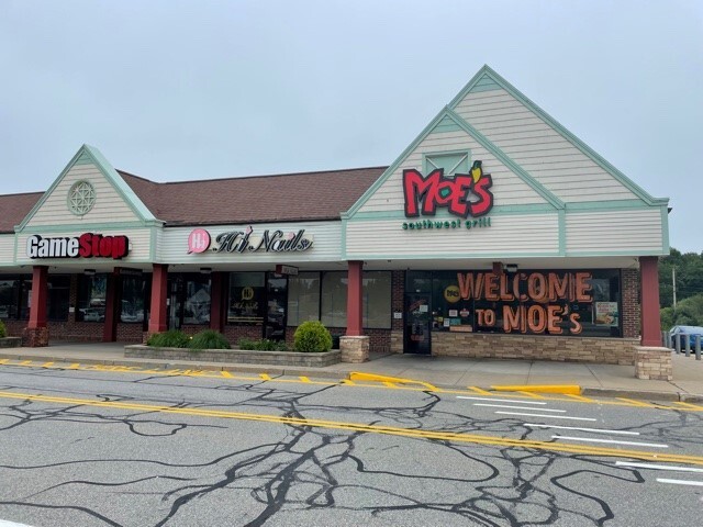 More Photos Of 300 Quaker Ln, Warwick Unknown For Lease