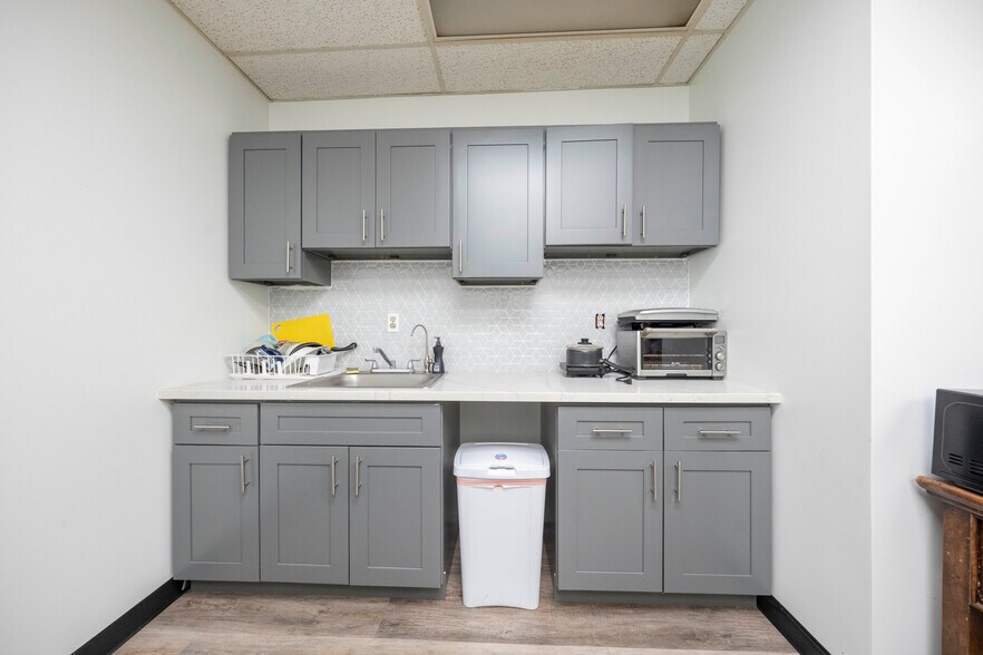 More Photos Of 910 N Amelia Ave, San Dimas Office For Lease