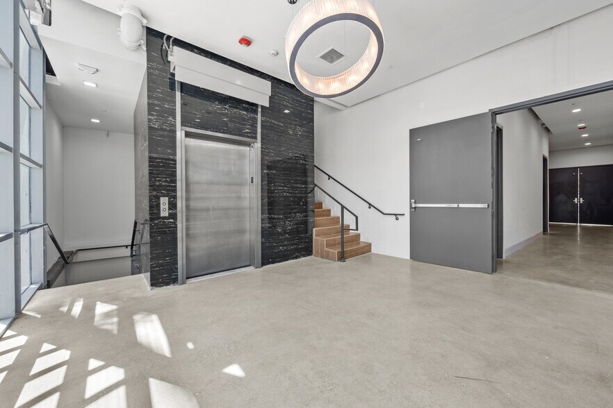 More Photos Of 5963-5965 Washington Blvd, Culver City Loft Creative Space For Lease