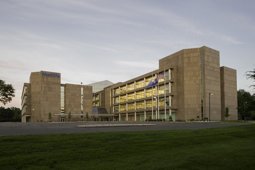 More Photos Of 1300 Hall Blvd, Bloomfield Medical For Lease
