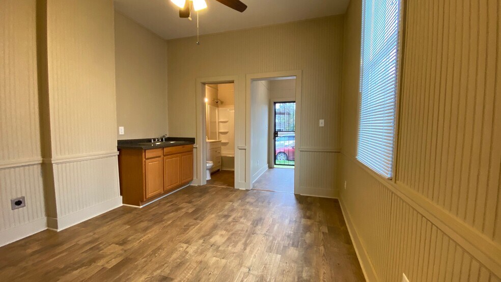 More Photos Of 213 N Broad St, New Orleans Storefront Retail Office For Lease