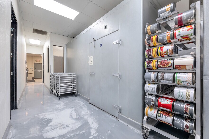 More Photos Of 5165 W Oquendo Rd, Las Vegas Food Processing For Lease
