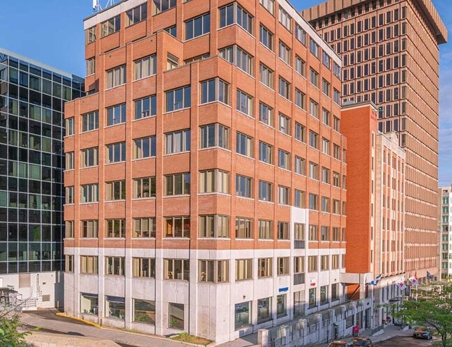 More Photos Of 900 Rue D'Youville, Québec Office For Lease