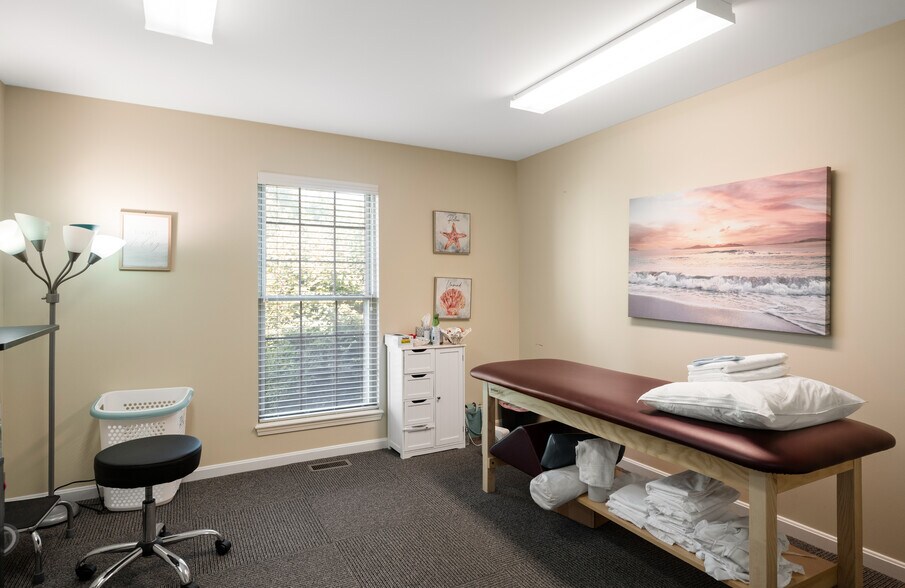 More Photos Of 3121 E 10th St, Jeffersonville Freestanding For Lease