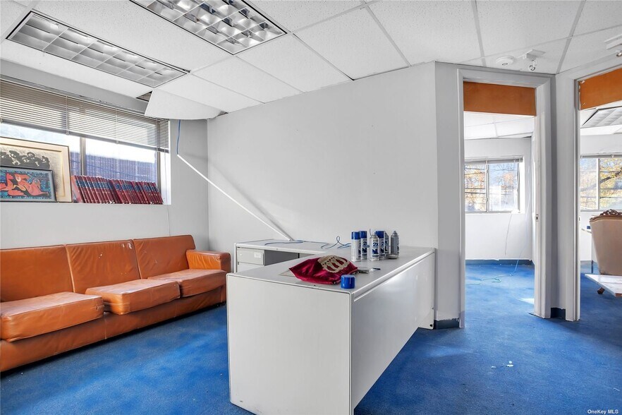 More Photos Of 83 Watermill Ln, Great Neck Office For Sale