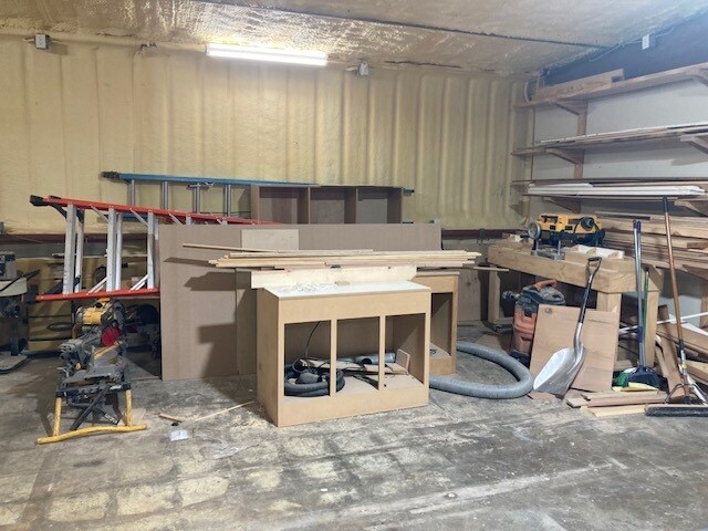 More Photos Of 410 Burnett St, Bryan Showroom For Sale