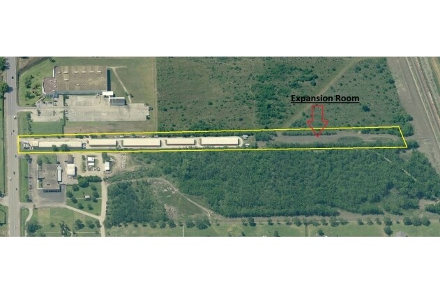 More Photos Of 1416 N Main St, Pearland Self Storage For Lease