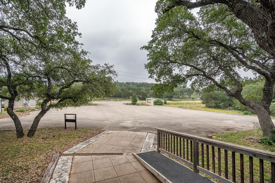 More Photos Of 19807 Boggy Ford rd, Lago Vista Office For Sale