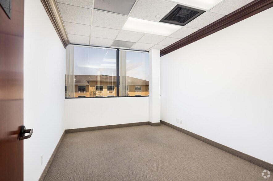 More Photos Of 4701 Von Karman Ave, Newport Beach Loft Creative Space For Lease