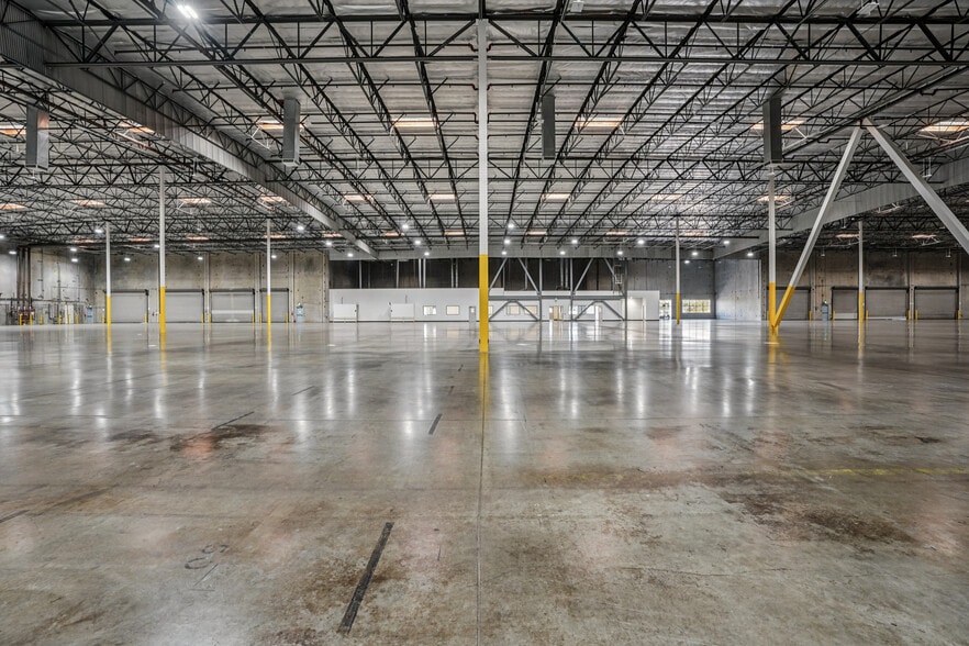 More Photos Of 2700 Sequoia Dr, South Gate Warehouse For Lease