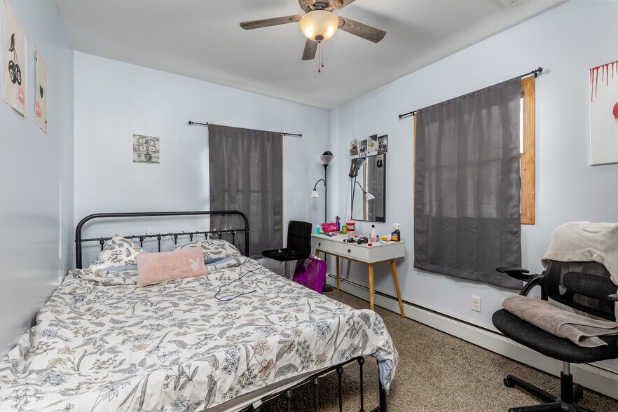 More Photos Of 415 N Sycamore St, Somonauk Apartments For Sale