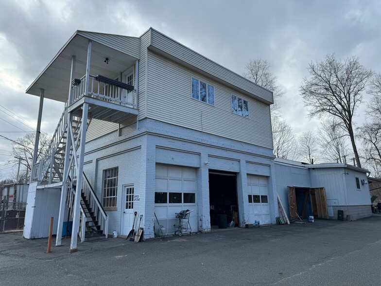 Primary Photo Of 144 Texas Rd, Northampton Warehouse For Sale